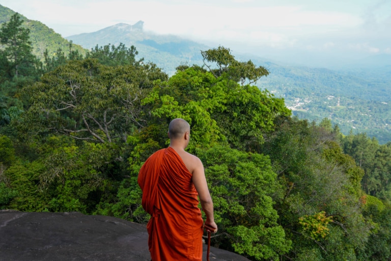 Monastery-buddhist-Sri Lanka-Rakwana-retreat(7)