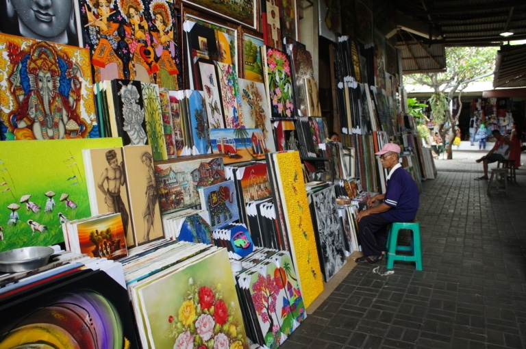 art-gallery-market-stall-paintings-ubud