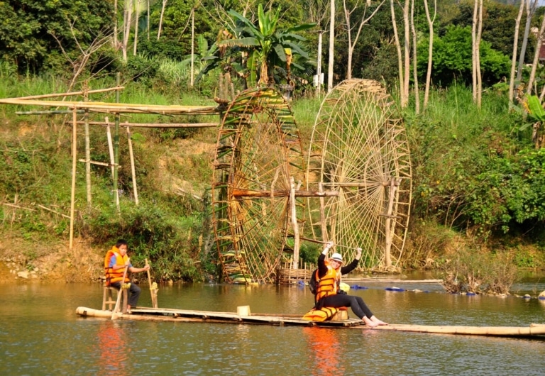 bamboo-rafting-experience-pu-luong-water-wheels