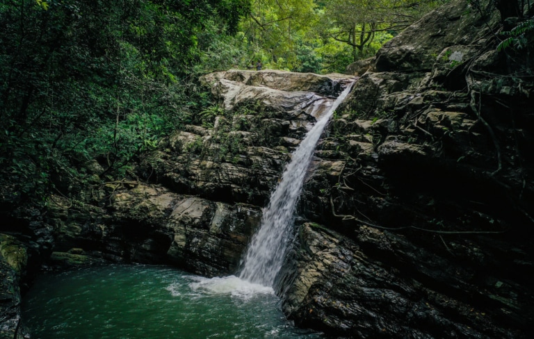 hidden-waterfall-jungle-trekking-sri-lanka