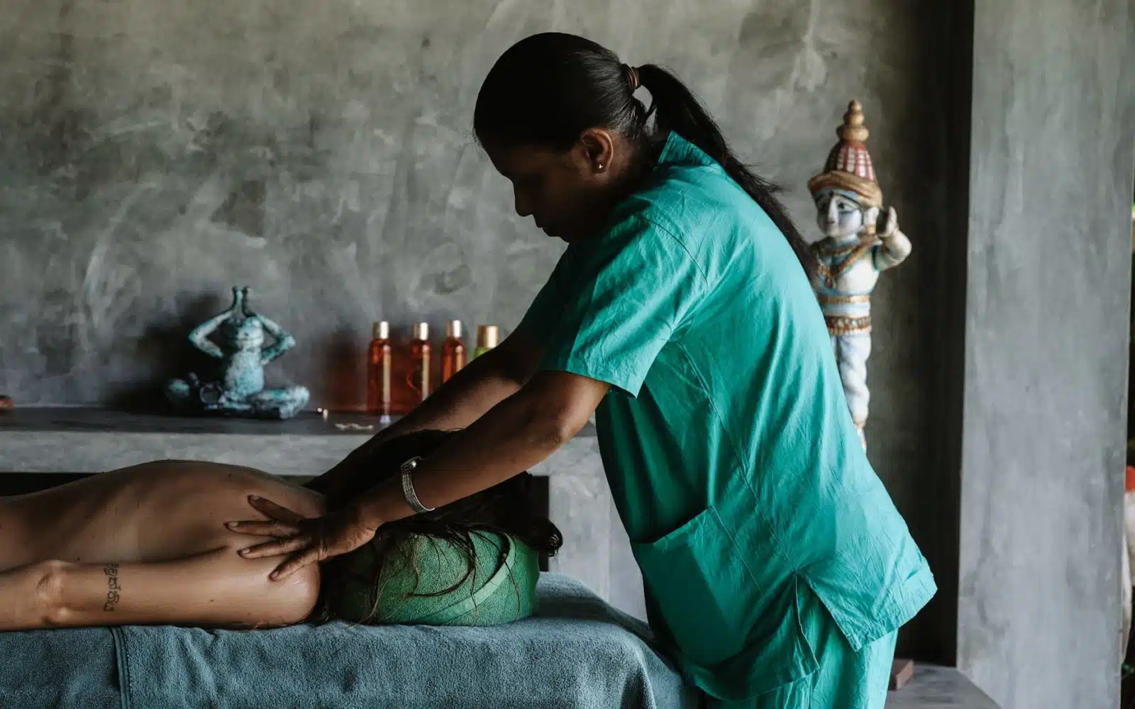 massage ayurveda srilanka wellness