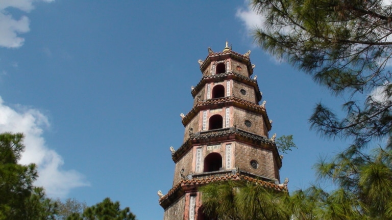 phuoc-duyen-tower-thien-mu-pagoda-hue