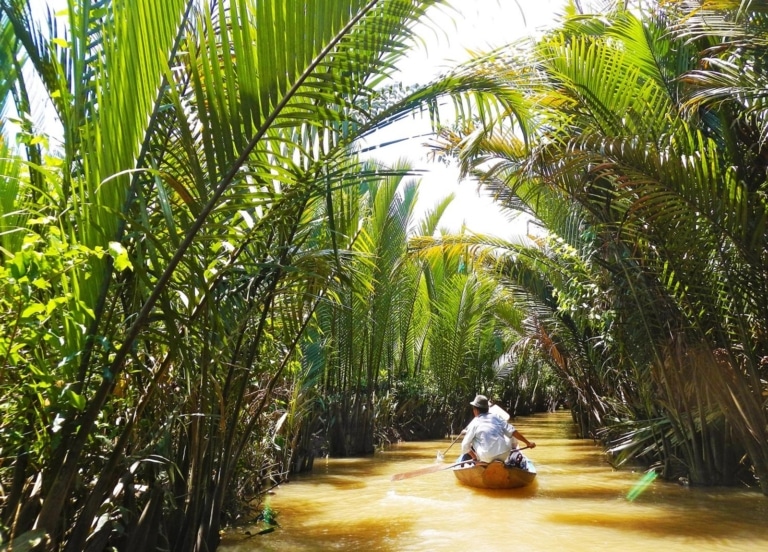 traditional-sampan-boat-ride-mekong-delta