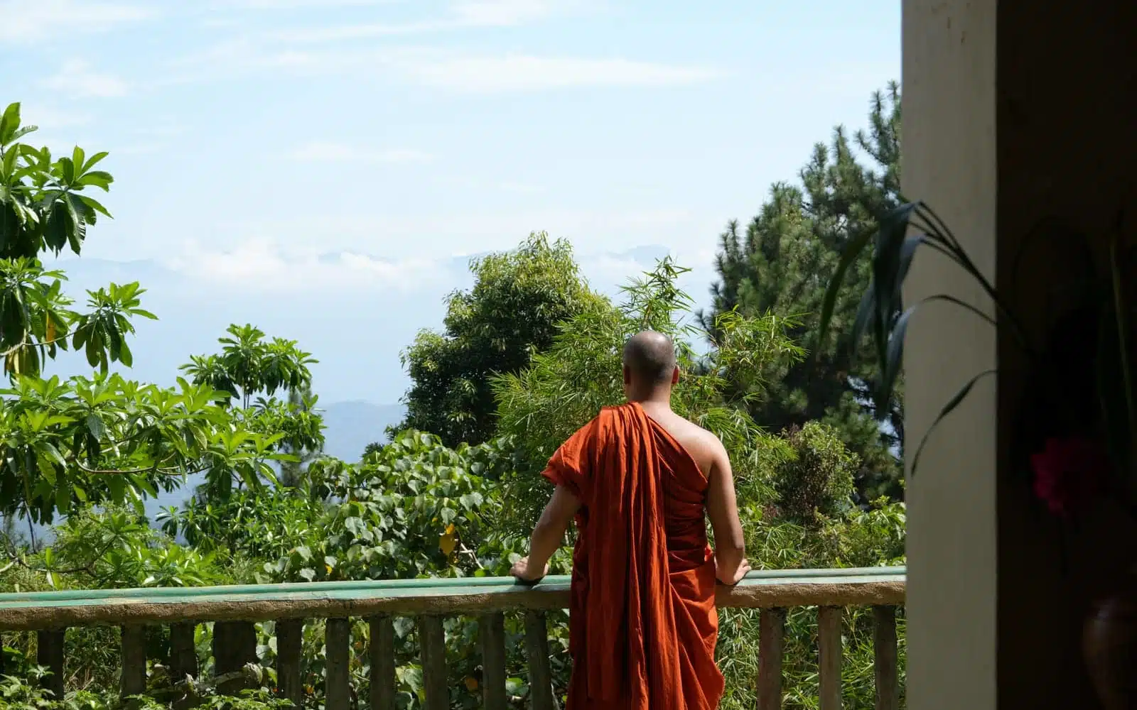 Monastery buddhist Sri Lanka Rakwana retreat