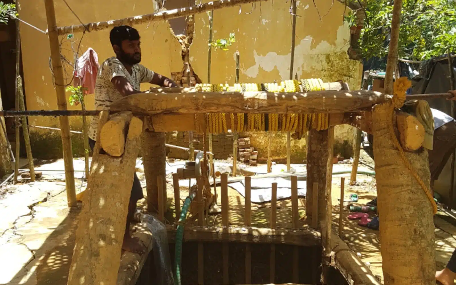 artisanals sapphire mine shaft sri lanka