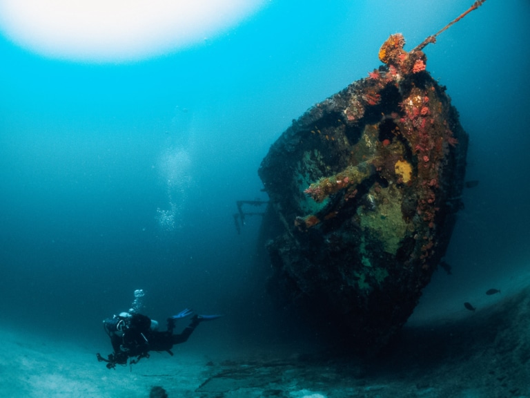 shipwreck-diving-excursion-maldives