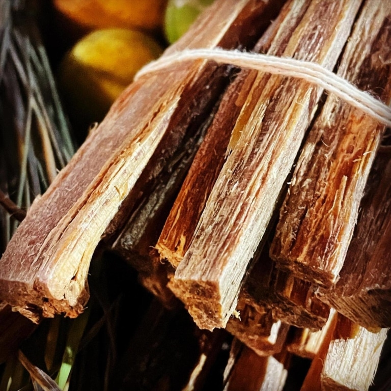 traditional-sapit-pine-firewood-bundle-philippines