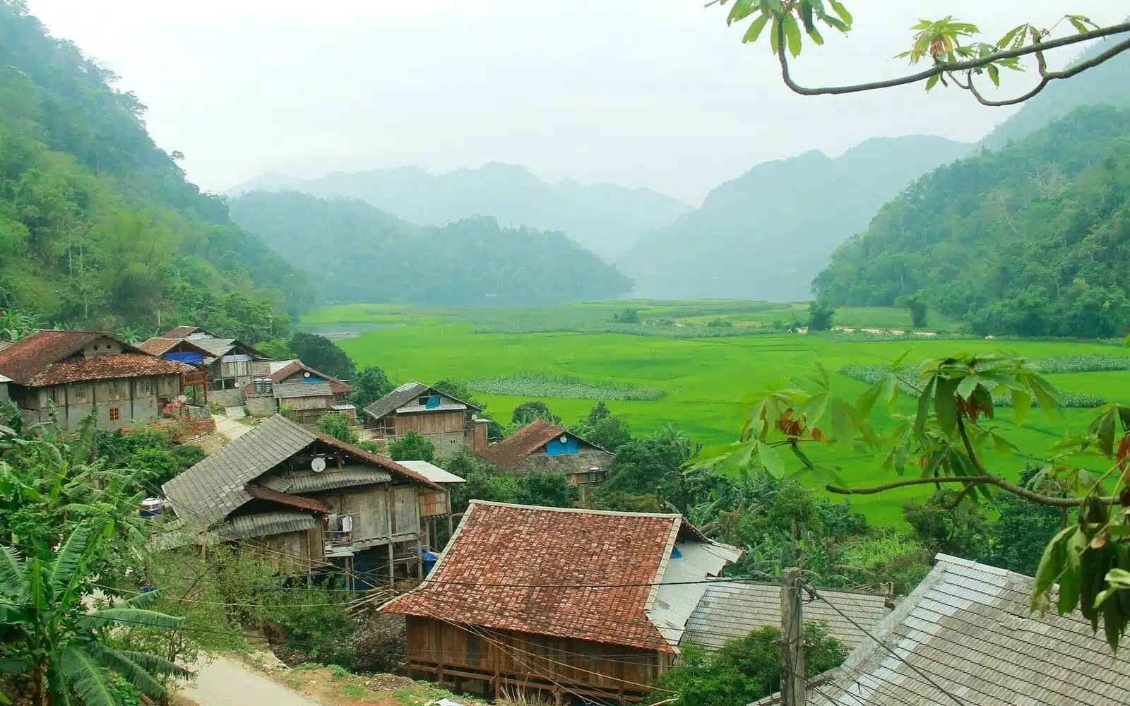 traditional tay stilt house village ba be valley