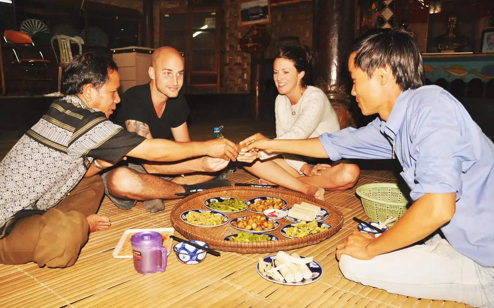 traditional vietnamese dinner local home stay hue