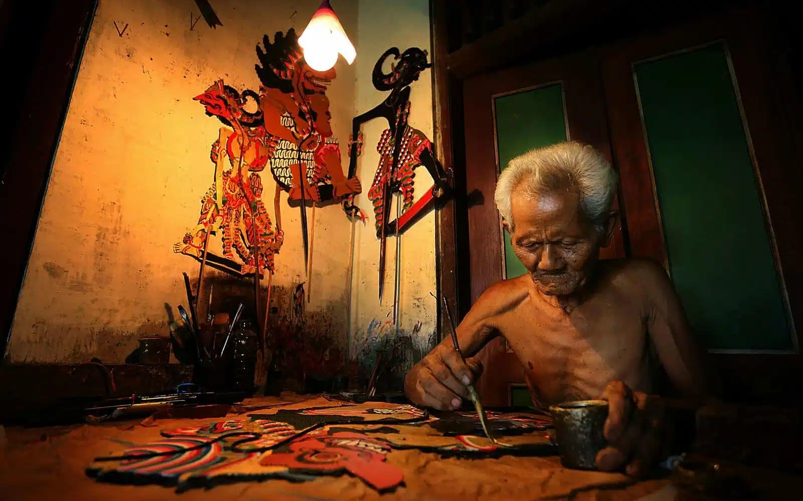 traditional wayang kulit shadow puppet maker indonesia